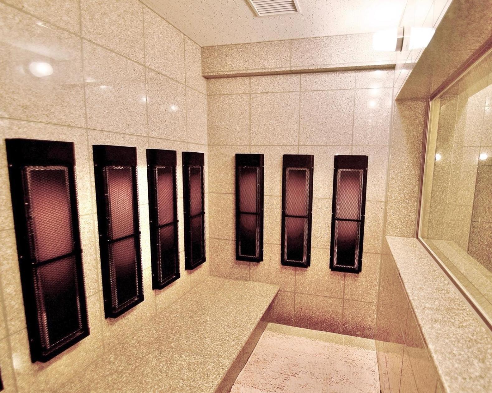 Universal Karasuma โรงแรม
